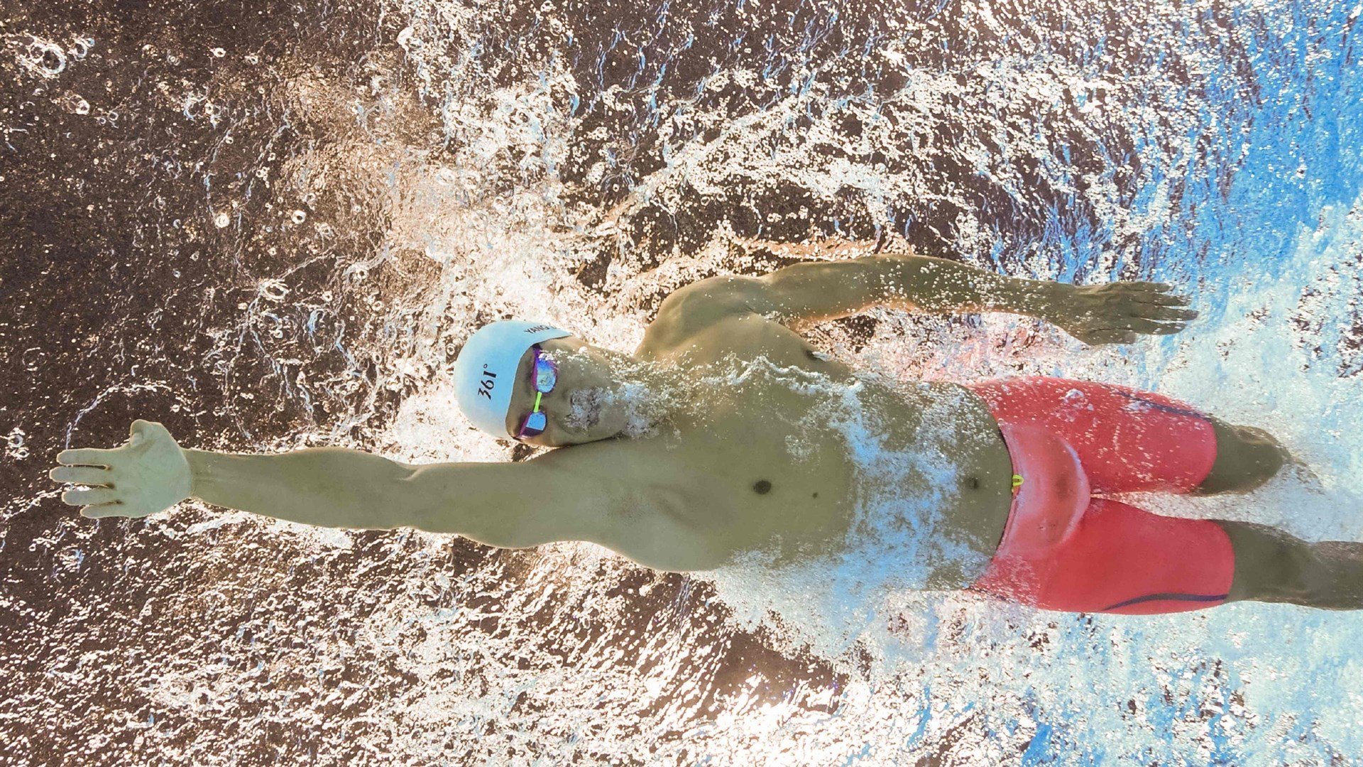 红土与热血的交响，从蒙特卡洛鏖战到戴维斯杯，梅德韦杰夫如何以坚韧刷新历史？